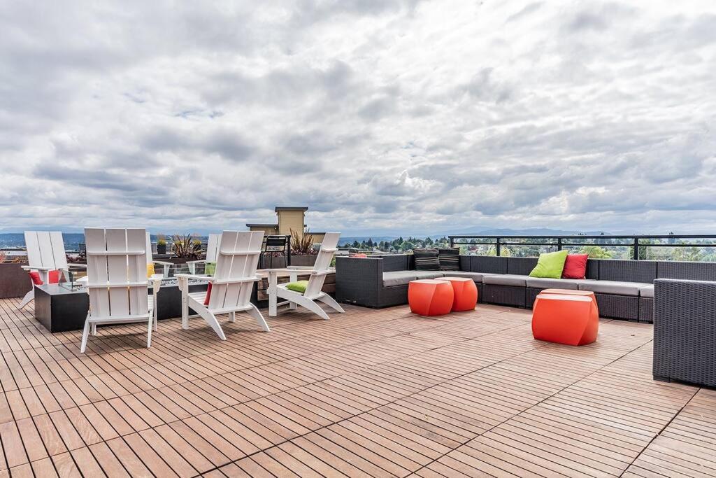 One Bedroom Luxury Apartment Сіетл Екстер'єр фото