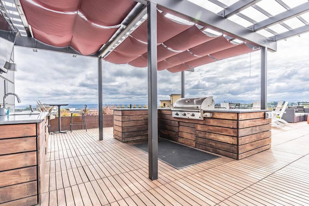 One Bedroom Luxury Apartment Сіетл Екстер'єр фото